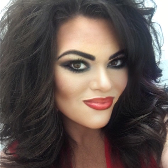 Meet your Posher, Amy - Picture 1 of 7